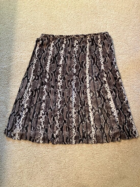 Jones New York Dresses & Skirts - Jones New York Pleated Skirt, Size 4, Brown/Gray/Cream Colors